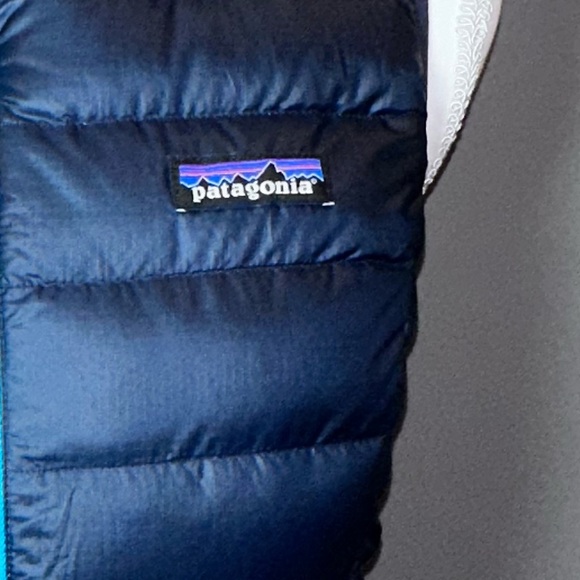 Patagonia Women’s Down Puffer Vest Navy & Turquoise Zip Front Size Small - Picture 9 of 9
